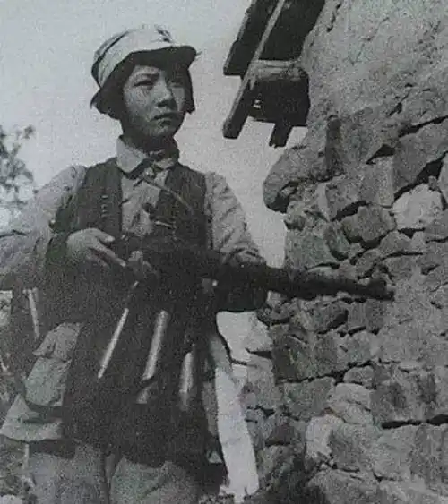 珍贵老照片实拍抗战中的女八路