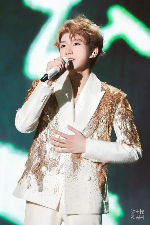 永远有下一个舞台,永远有喝彩相伴@tfboys-王源