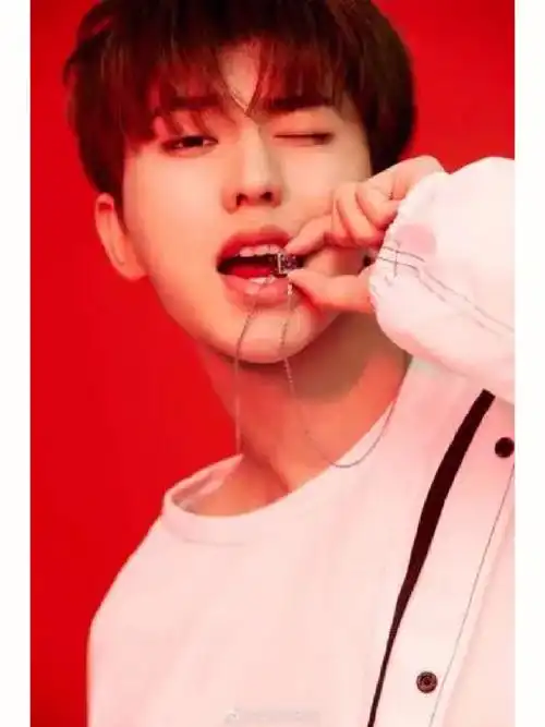 来欣赏一下杨颖和蔡徐坤的神仙颜值吧