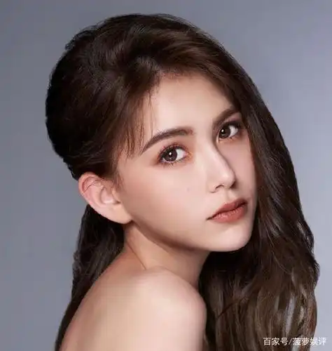 昆凌晒出新照片,呼吁大家保护海洋,大家却直言摄影师出来挨打