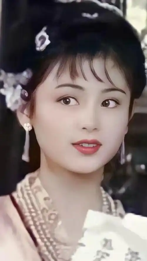 陈红年轻时的颜,那简直连倾国倾城都觉得还不够夸