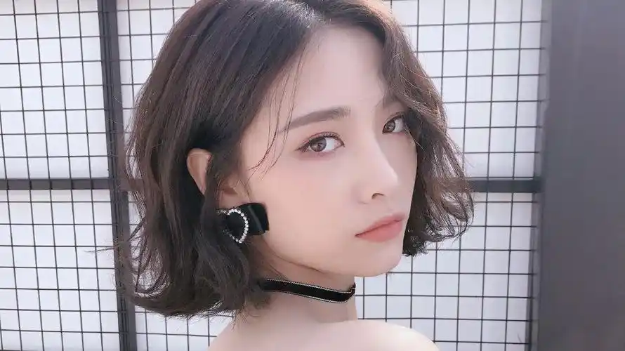 从村花到女神,短发女神许佳琪逆袭之路