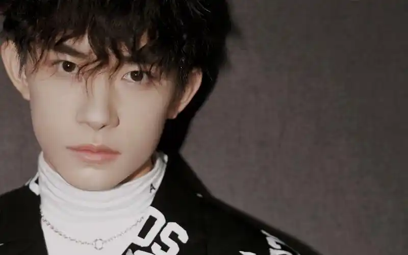 这就是街舞2易烊千玺图片桌面壁纸