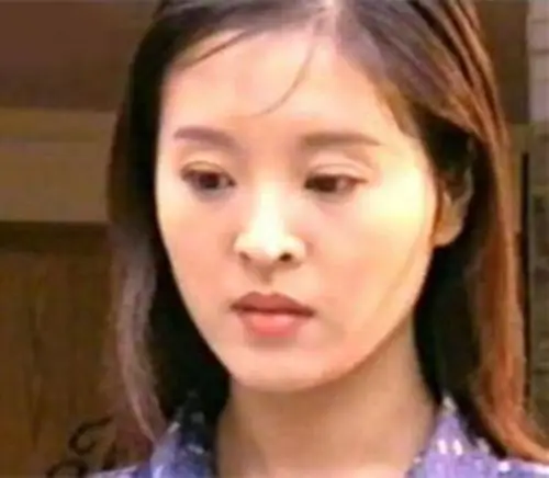 p>胡天鸽,原名胡琼芳,浙江象山石浦人.越剧演员,内地影视女演员.