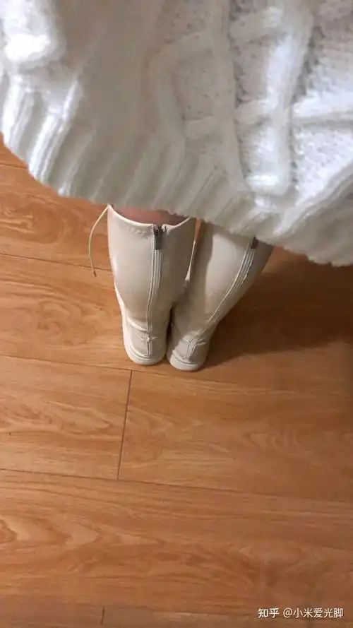 小姐姐们你们穿这种长靴脚会臭吗? - 知乎
