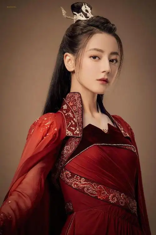 迪丽热巴回应《驭鲛记》短发古装造型:我的"心理"也挺硬朗的!