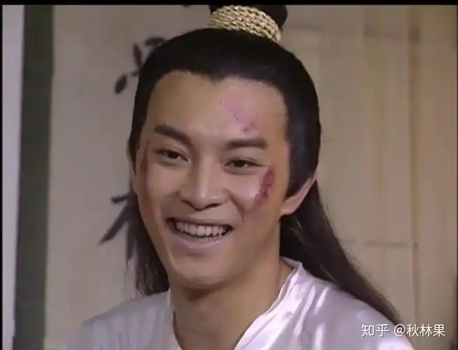 《上错花轿嫁对郎》里,沙溢演的是杜冰雁支线剧情的一个小兵--沙平威