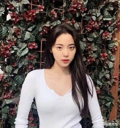 欧阳娜娜长大了,晒海边泳衣照,身材"超常时尚"_陈伟霆_范丞丞_节目