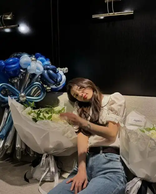 裴秀智超话【instagram】#裴秀智浪琴表优雅大使#  240609 skuukzky