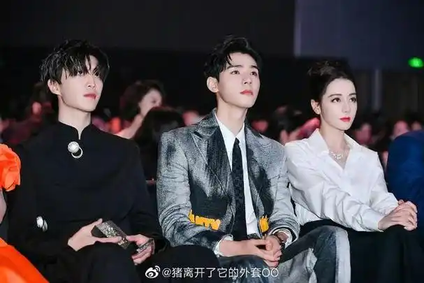 仿佛女神降临!baby时尚芭莎年度派对造型超绝,隐藏款一举封神