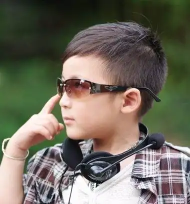 小学生帅气发型 男生也有帅气的发型