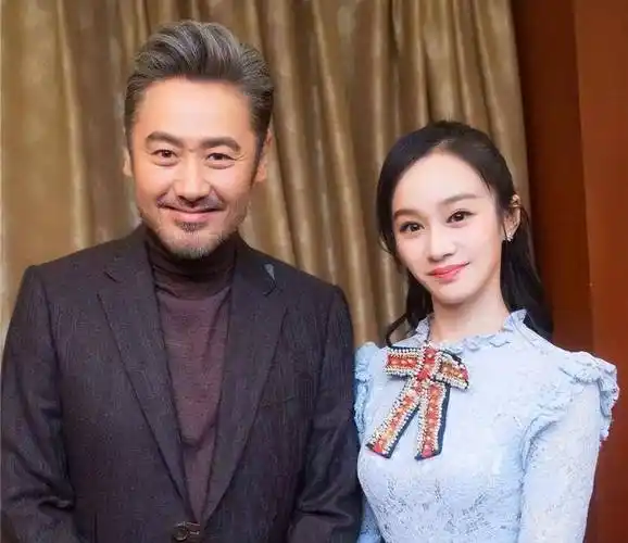 事实证明,54岁移居到英国的吴秀波,走上了一条"不归路"!