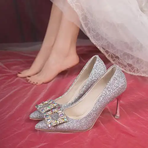 法式婚鞋女2023新款秀禾主婚纱水晶伴娘鞋香槟色秋季高跟女单鞋