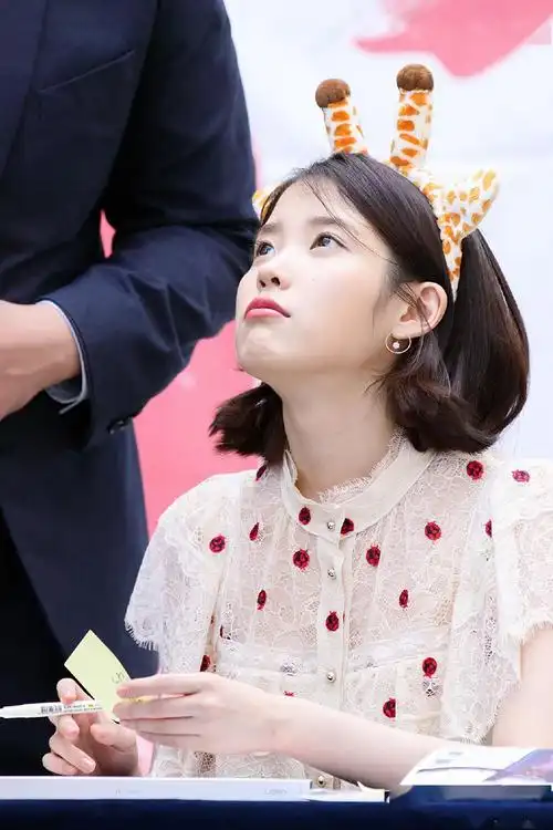 分享一组李知恩超软萌的照片,谁看了能够不妈心泛滥?