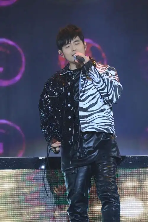 中国新歌声第二季冠军(刘欢组扎西平措成冠军)_造梦网