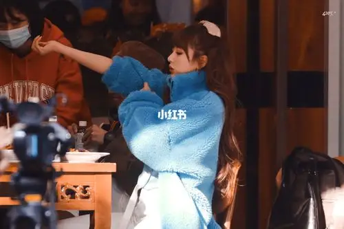 孔雪儿《哈哈哈哈哈》干饭路透_女明星_自拍_韩剧_孔雪儿_娱乐_明星