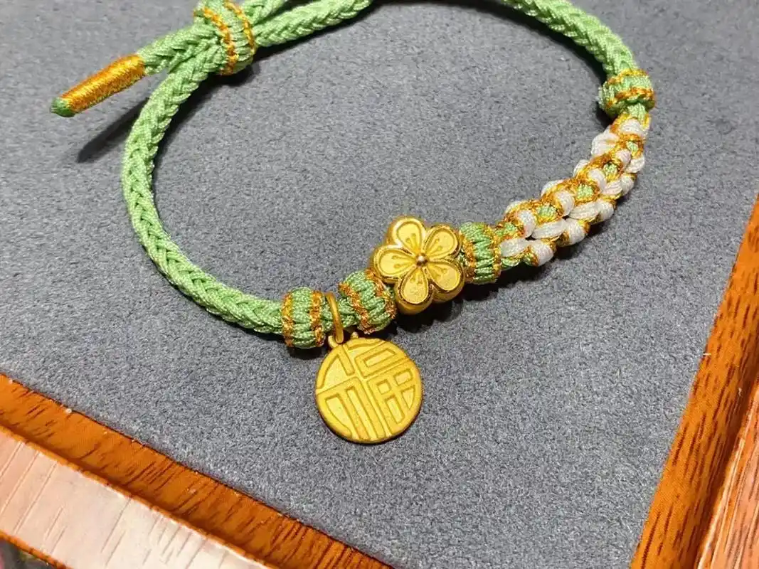 足金桃花福牌手串#纯手工编绳 #手链 - 抖音