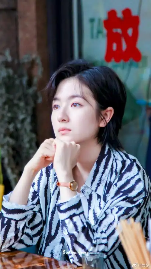 李兰迪露耳短发