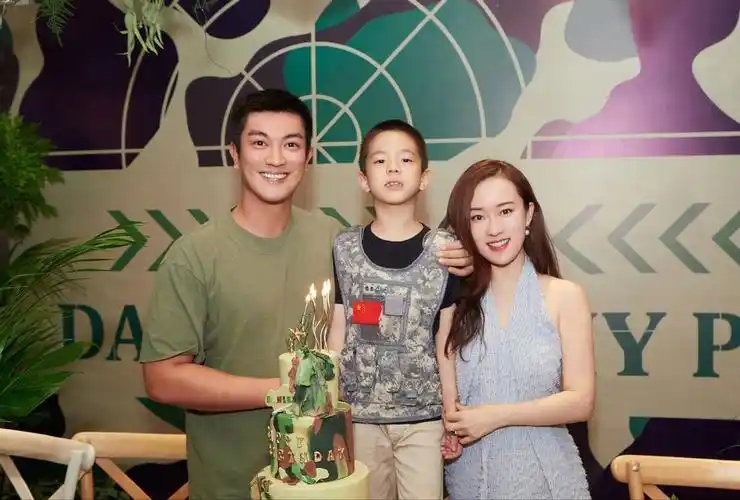 回顾被富养的星二代掷千金培养孩子不如学霍思燕精神富养之道