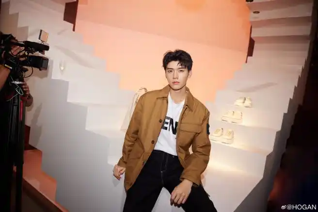 hogan全球代言人龚俊#@龚俊simon的行程更新:亮相#hogan 2024春夏