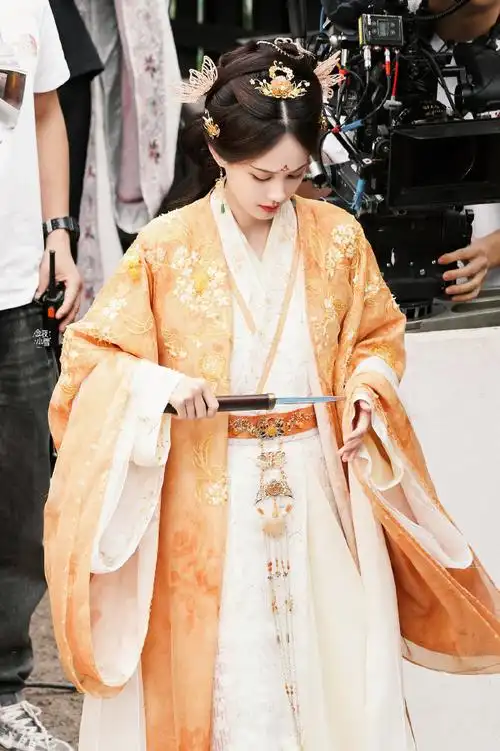 李一桐回复金晨