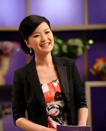 东方卫视的女主持人,观众耳熟能详的不少,有漂亮的吉雪萍,幽默的周瑾