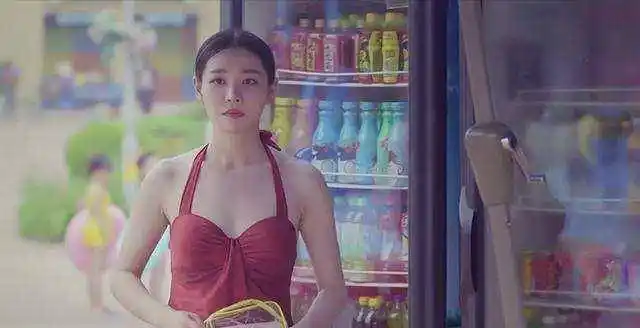 梳理王维维的影视作品,作品不算多,而且出演的大多数是一些配角,相对