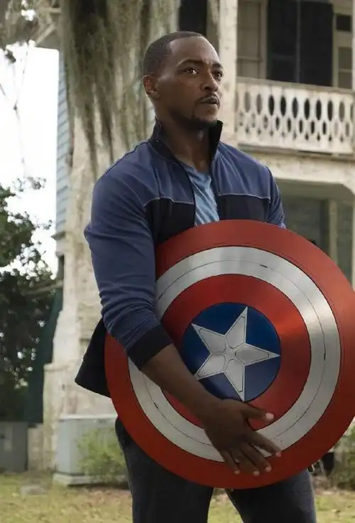 美国队长4定下导演猎鹰接盾成新一任美队