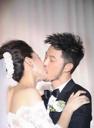 胡可沙溢今日大婚 新娘美艳新郎帅气