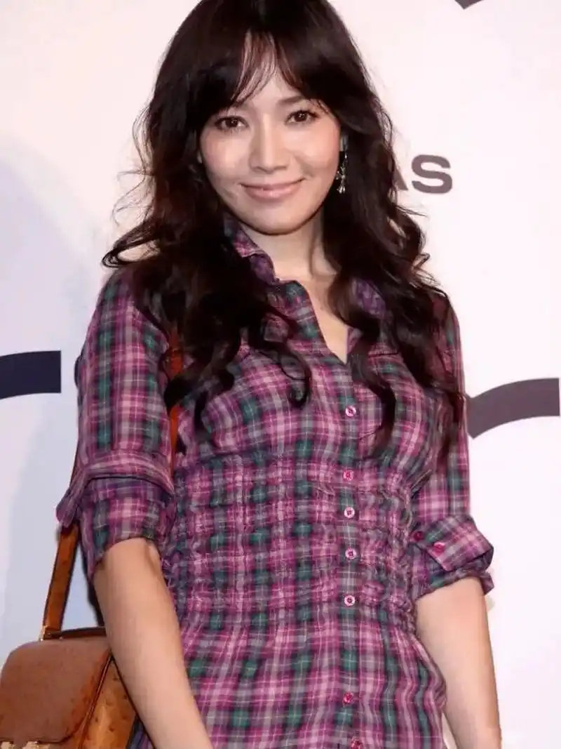 盘点一下早期侯佩岑的那些爱马仕96 	 早期出现在大众视野就bkc不