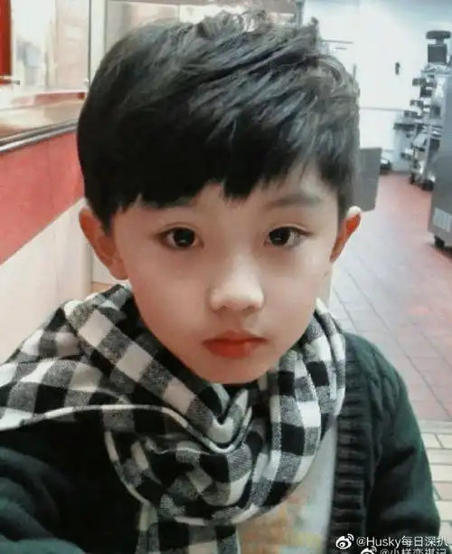 马嘉祺童年古装照#原来马嘉祺从小就气质出众啊,和古装适配度真的