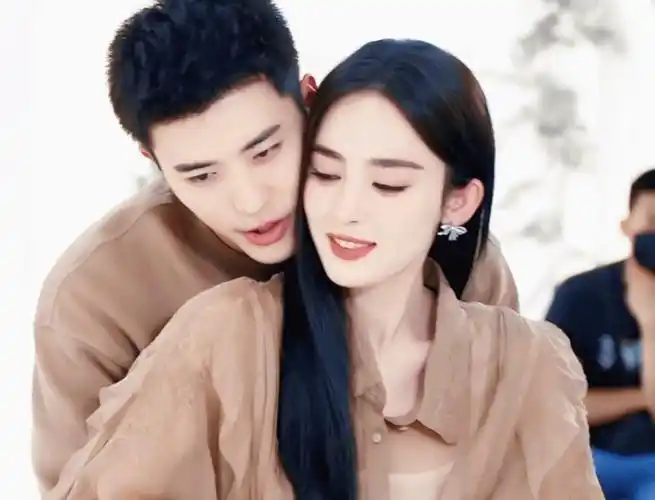 网传古力娜扎未与渣男分手,女方发文辟谣,男方新戏角色换人|古力娜扎