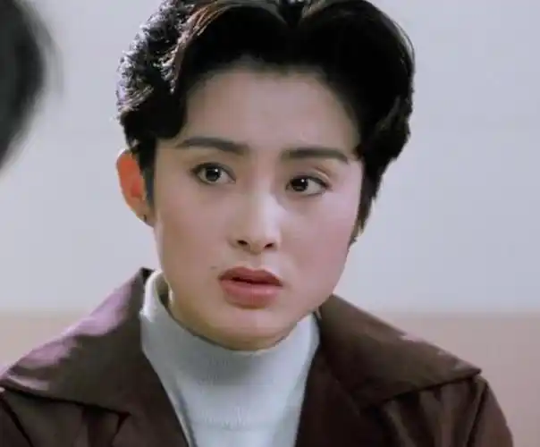 香港90年代短发造型,袁洁莹帅气,陈法蓉冷傲,周海媚杀气腾腾