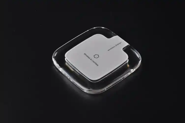 qi标准超薄水晶智能无线充电器苹果安卓手机通用无线发射端