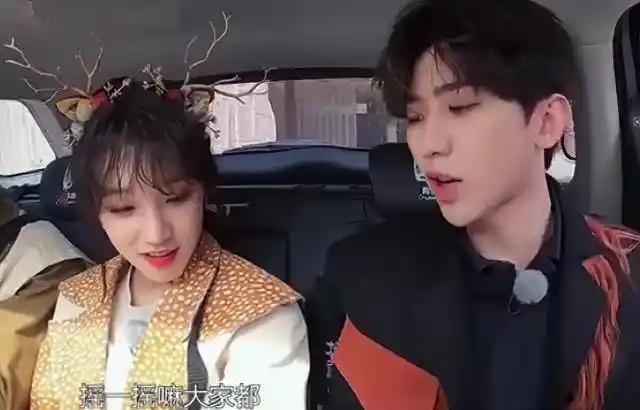 蔡徐坤差点把宋雨琦吓哭,不顾男女有别安慰,baby丝毫没这待遇_互动