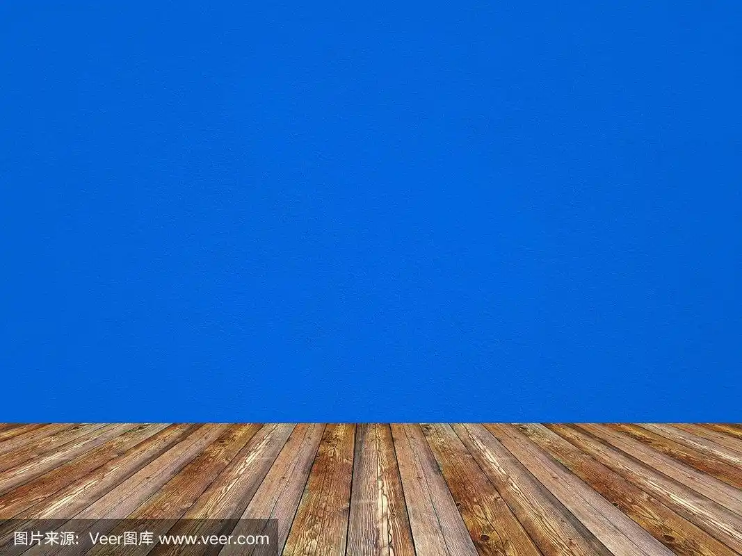 空的内部漆上纯蓝色.