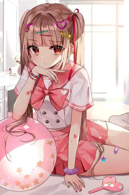 穿着粉色西装的少女