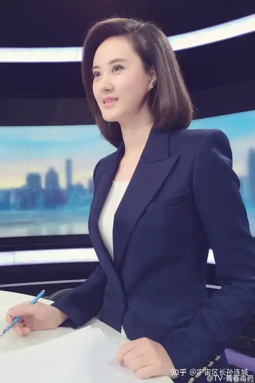 如何评价央视财经频道主持人秦方? - 知乎