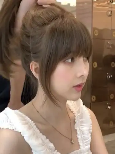 超a的法式刘海,适合长脸瓜子脸菱形脸女生