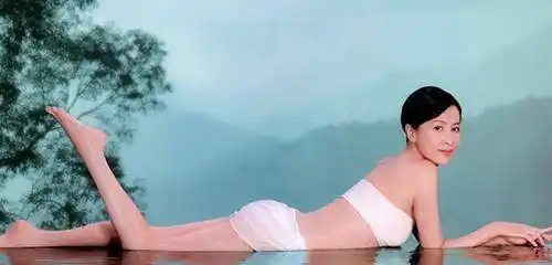 54岁刘嘉玲身材有多好?