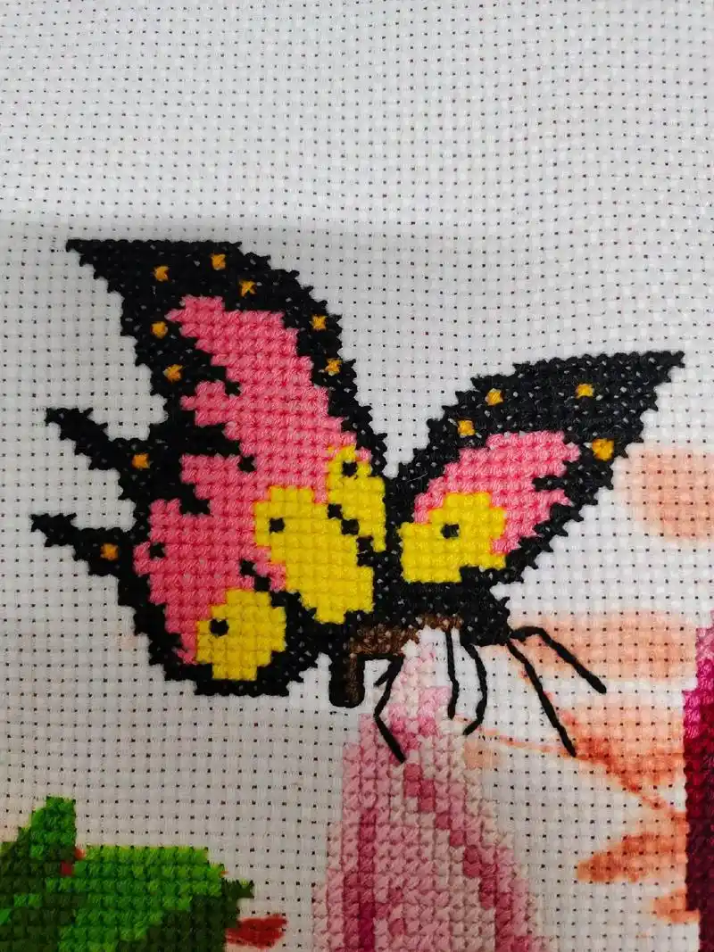 十字绣爱好者 蝴蝶十字绣!美图带走吧! - 抖音