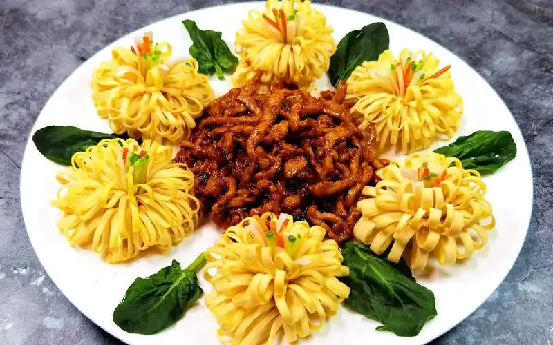 年夜饭压轴菜"花开富贵",做法简单,颜值高寓意好,吃出好彩头