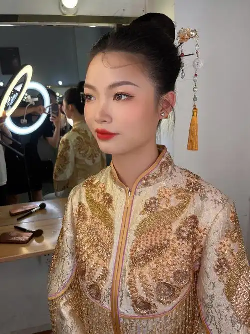 玉林学新娘化妆