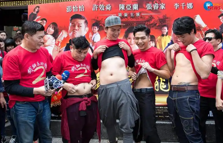 比拼腹肌 许效舜「肥美」程度大胜张睿家,蔡旻佑