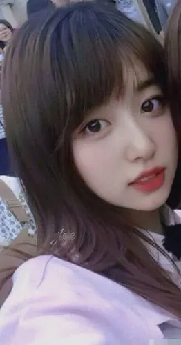 疑似孔雪儿旧照曝光 网友评论:确定是一个人吗?早年的她这么美