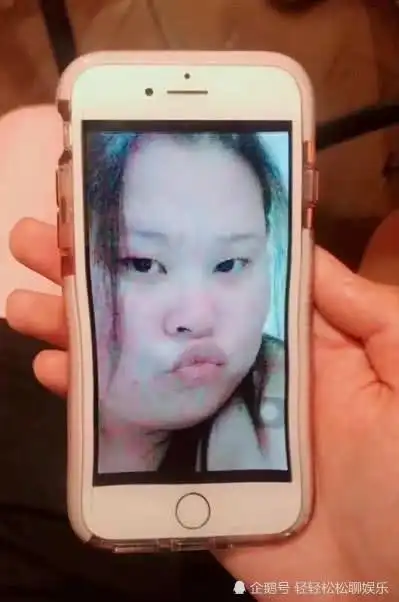 "嘟嘟嘴女孩"网恋一个月奔现,当见到她真容瞬间 网友:赚翻了