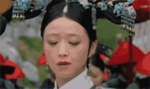 我们渐渐爱上华妃爱恨直言,毫不做作的那一面,我们想要人生过得痛快.