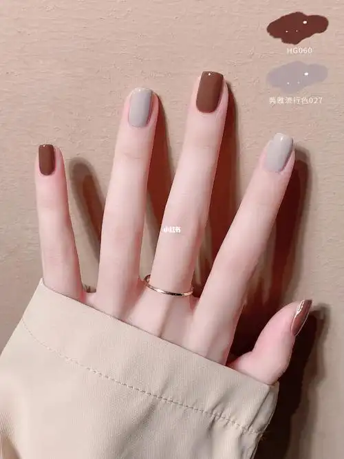 气质显白的秋冬跳色美甲谁涂谁好看70