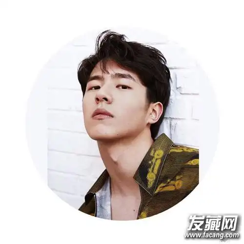 鹿晗的蓬松刘海短发考验颜值的中分被他们玩出花了