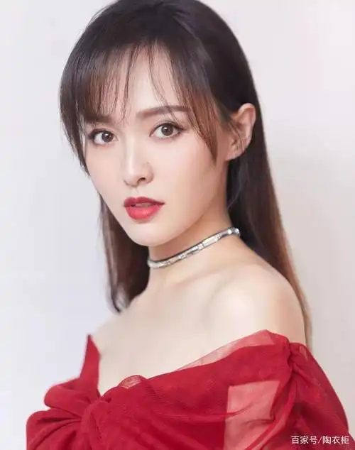 万人迷最美女神,唐嫣.一个让你魂牵梦萦的女星,她的美是最美